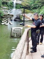 女人自己摸下边视频